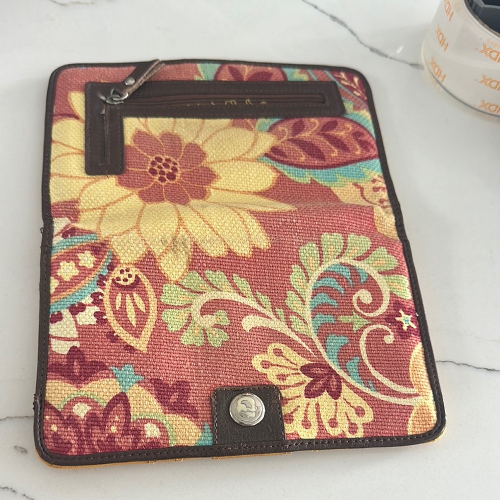 Floral Pattern Wallet with Button Closure - Picture 4 of 4